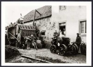 Dreschmaschine mit Lokomobile