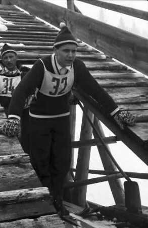 Feldberg: Internationales Skispringen; Hugo Fuchs (Ostdeutschland) am Sprungturm