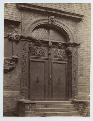 unbekannte Kirche, Breslau: Ansicht, Kirchenportal