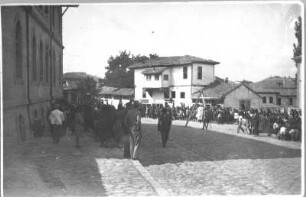 Türkei. Straßenbild mit Hinrichtungsstätte (Galgen)