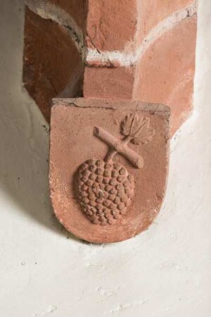 Wappenschild mit Traube
