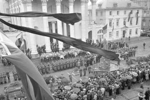 Attentat der Rote Armee Fraktion RAF auf Generalbundesanwalt Siegfried Buback, seinen Kraftfahrer Wolfgang Göbel und Justizhauptwachtmeister Georg Wurster. Staatsakt mit Trauerfeier in der Evangelischen Stadtkirche Karlsruhe