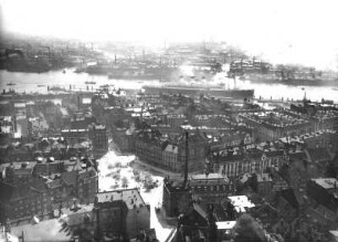 Hamburg. Stadtansicht : Hamburg. Blick vom Turm der Michaeliskirche über den Schaarmarkt nach Süden