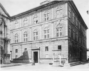 Palazzo Piccolomini