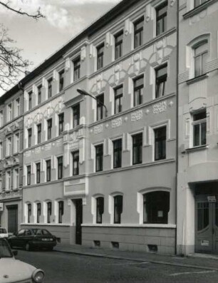 Leipzig-Lindenau, Helmholtzstraße 15. Wohnhaus. A. 20. Jh. Straßenansicht