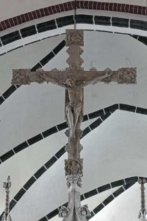Triumphkreuzgruppe — Kruzifix