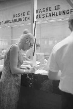 Auszahlung von Bargeld gegen Schecks bei Karlsruher Geldinstituten