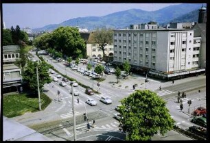 Freiburg: Kreuzung, Ring, Bertoldstraße vom Theater