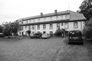 Ehemalige Scheune des Hofgutes, Oberförsterei (Scheune, Bruchstein); Vöhl, Schloßstraße 4