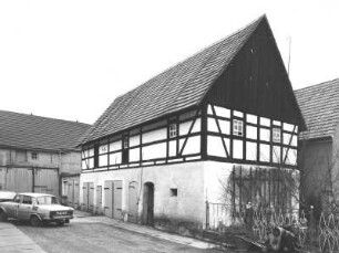 Dörgenhausen (Hoyerswerda-Dörgenhausen), Nr. 28. Gehöft. Stallgebäude. Hofansicht