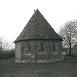 Kemmen. Dorfkirche (1401/1500, Turmaufsatz um 1650). Ansicht von Osten