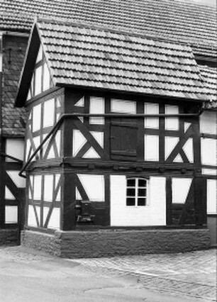 Ehem. Stellmacherwerkstatt; Bischoffen, Marburger Straße 9