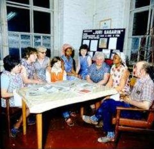 Mitarbeiterbesprechung der Brigade "Juri Gagarin" des VEB Baumwollspinnerei Flöha, Werk Falkenau