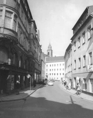 Annaberg-Buchholz. August-Bebel-Straße (Wolkensteiner Straße). Blick nach Westen zum Rathausturm
