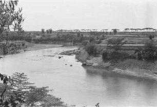 Fundstelle des Pithecanthropus am Solo-Fluss : Flusslandschaft des Flusses Solo