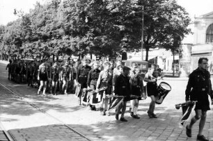 Wien: Hitlerjugend marschiert