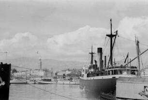 Im Hafen : Im Hafen von Split mit Blick auf die Stadt.