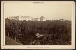 Albertstadt. Administrationsgebäude und Arsenal : Albertstadt. Administrationsgebäude und Arsenal. Aus: Albertstadt. Sämmtliche Militärbauten in Dresden. 18 Photographien nach der Natur nebst Übersichtsplan. Verlag Adolf Gutbier, Dresden, 1880, Blatt 6, Carte Cabinet. Verwalter: SLUB Dresden Hist.Sax.G.573 m