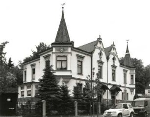 Oelsnitz/Vogtland, August-Bebel-Straße 19/21. Doppelwohnhaus (bezeichnet 1898)