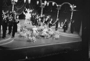 Szenenbilder aus "Stunde des Tanzes", Ballett in der Choreographie von Jean Weidt?. Dramatische Ballett der Volksbühne Berlin, 23.11.1958