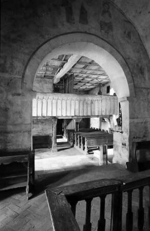 Neudenau: Blick vom Altar durch die Bögen der St. Gangolf-Kapelle