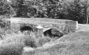 Rietschen-Hammerstadt. Alte Brücke in der Nähe der ehem. Pappenfabrik