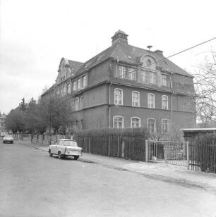 Dresden-Großzschachwitz, Großzschachwitzer Straße 29. 92. Schule (1898). Straßenansicht