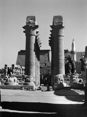 Luxor. Tempel von Luxor. Kolonnade Amenophis III (1550ante/1291ante)