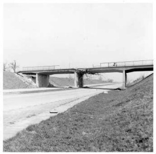 Überführung der B 10 Zuffenhausen - Schwieberdingen in km 572,972