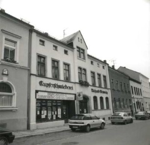 Reichenbach (Vogtland), Albertistraße 28. Wohnhaus mit Laden. Um 1905. Straßenansicht
