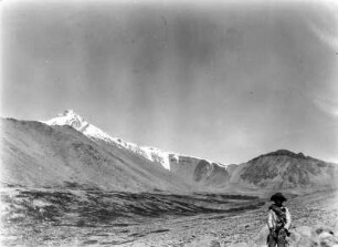 An der Westseite des Nevado de Chañi : Mann in einer Berglandschaft