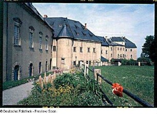 Königstein. Festung. Neues Zeughaus (1631, Wiederaufbau 1816), Torhaus und Streichwehr (1589-1591; P. Buchner) sowie Georgenburg (14. Jh., 1611-1619; P. Buchner, S. Hoffmann)