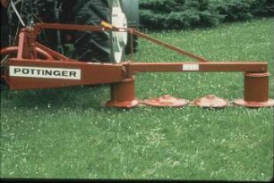 Fotografie: Futterernte, Mähwerk, Heckanbau, Scheibenmähwerk