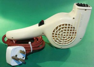 MORPHY & RICHARDS: HAIR DRYER
