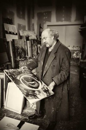 OSMAR OSTEN IN SEINEM ATELIER