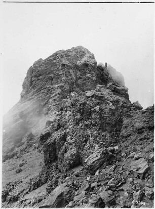 Felsturm des Mount Meru : Blick auf einen Felsturm auf dem Gipfel des Mount Meru.