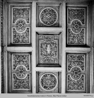 Kassettendecke in Holz mit Ornament des Akanthusblattes und der Rose - soffitto in legno
