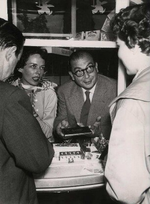 Yvonne Sturm, Fritz Hoppe