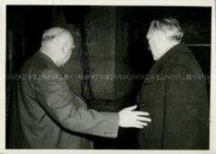 Konrad Adenauer zu Gast beim Vorsitzenden des Deutschen Gewerkschaftsbundes (DGB), Walter Freitag