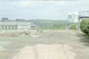v Standort des Hochbunkers, Hauptwerkstatt, Hochbrücke, h Kraftwerk Turów, von SW
