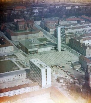 Marktplatz von Neubrandenburg : Blickrichtung Nordosten