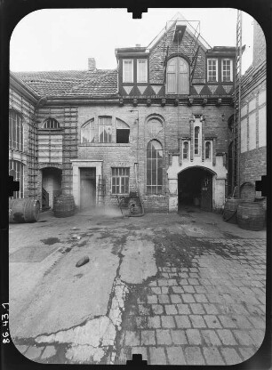 Nordhausen, Bahnhofstraße 25. VEB Nordbrand Nordhausen. Hofansicht