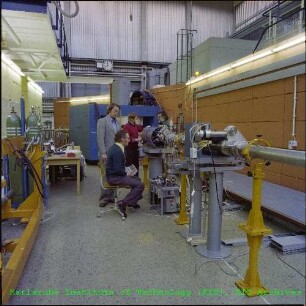 Erste Ausbaustufe des Supraleitenden Linearbeschleunigers (LINAC) am Institut für Experimentelle Kernphysik (IEKP)