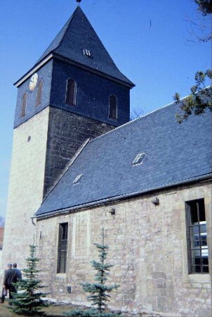 Kirche St. Ottmar aus dem 13. Jh. von SO, Turm und Teil des Schiffes