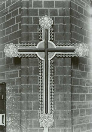 Kreuz mit Evangelistensymbolen