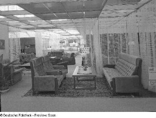 Ausstellungskojen mit Sitzgruppen