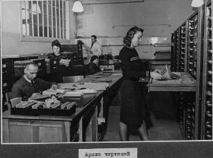 Zeichnungsarchiv, NEF-Album, S. 45; Foto 1946