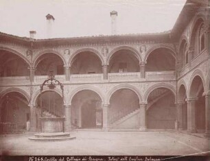 Innenhof des "Collegio di Spagna" der Universität Bologna