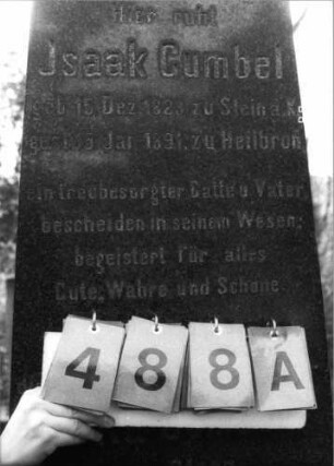 Grabstein 488 (Index: 100093032) Maße HxBxT: 265x75x75 cm Besonderheit: Doppelgrab für Eheleute: Grabstein 488A
