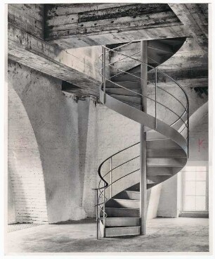 Rathaus Schöneberg, Berlin Glockenturm: Wendeltreppe zur Glockenhalle